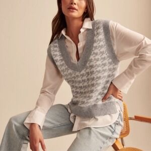 Abercrombie & Fitch Houndstooth Sweater Vest Grey Small